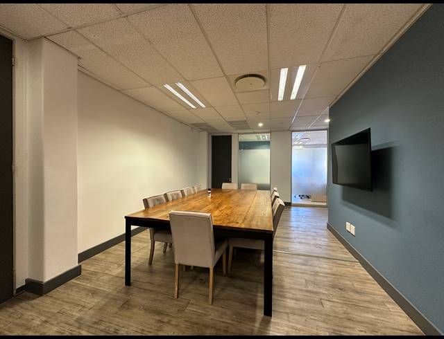 425M² OFFICE TO LET IN SANDTON CENTRAL
